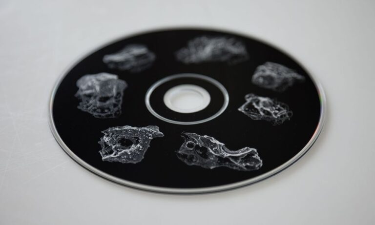 Laura-Twelve-Hundred-Times-05